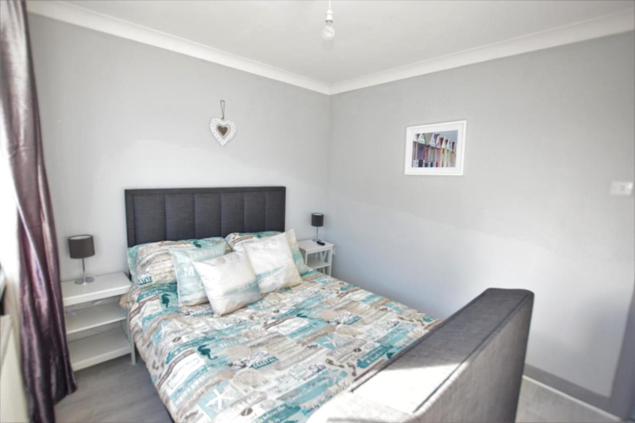 1 Bedroom Holiday Let In The Heart Of West Wales Carmarthen Eksteriør billede