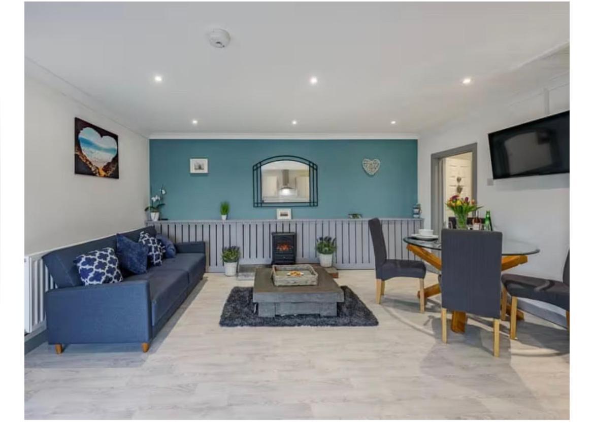 1 Bedroom Holiday Let In The Heart Of West Wales Carmarthen Eksteriør billede