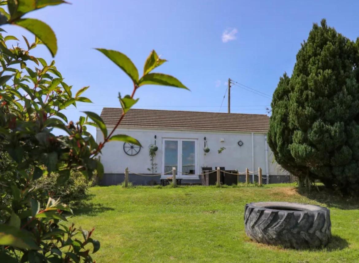1 Bedroom Holiday Let In The Heart Of West Wales Carmarthen Eksteriør billede